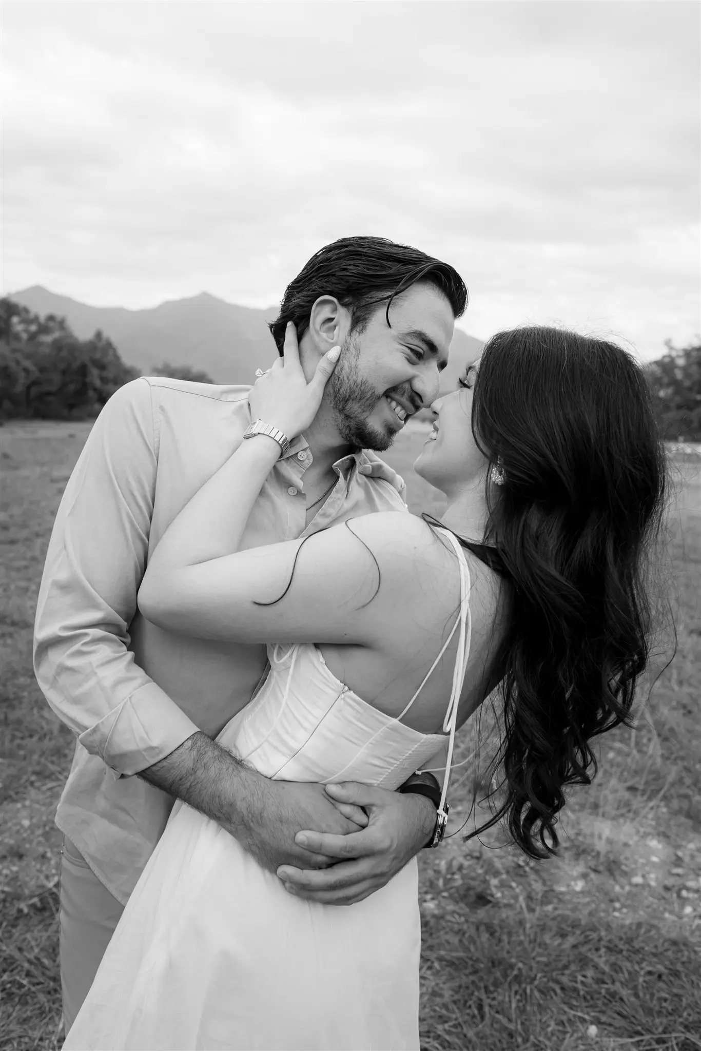 Katia y Jesús a punto de besarse